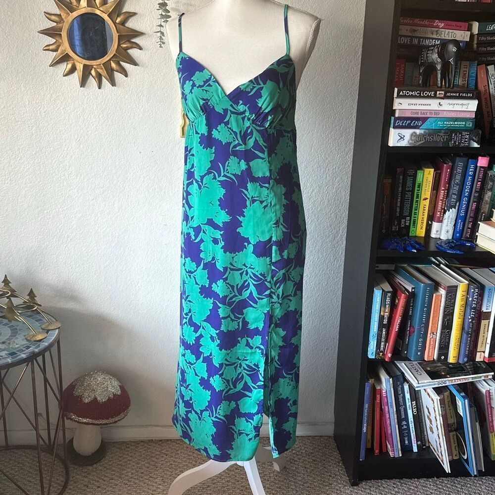 Lumiere Size large blue and green floral print cross back dress